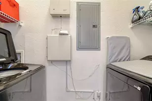 8397 38th St Cir E, Sarasota, FL 34243 - Photo 26