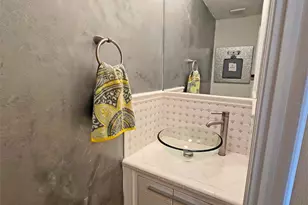 3333 Ramblewood Ct, Sarasota, FL 34237 - Photo 8