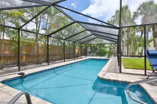 211 Island Cir, Sarasota, FL 34242 - Photo 30