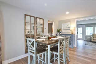 211 Island Cir, Sarasota, FL 34242 - Photo 16