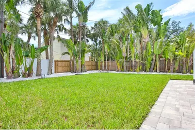 211 Island Circle, Sarasota, FL 34242 - Photo 36