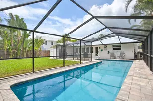 211 Island Cir, Sarasota, FL 34242 - Photo 32