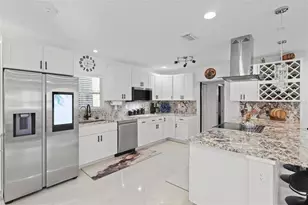 6917 22nd St W, Bradenton, FL 34207 - Photo 14