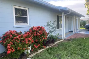 6124 Dartmouth Dr, Bradenton, FL 34207 - Photo 2