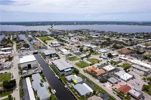 1409 SE 46th Ln, Cape Coral, FL 33904 - Photo 2