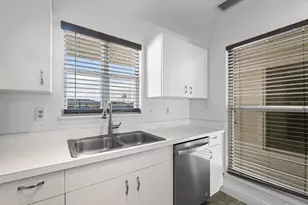 970 Sandpiper Cir, Bradenton, FL 34209 - Photo 10