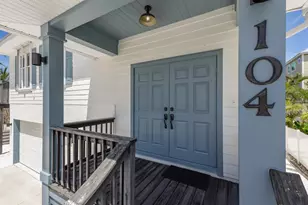 104 77th St, Holmes Beach, FL 34217 - Photo 4