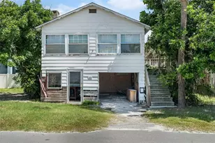 104 10th St S, Bradenton Beach, FL 34217 - Photo 8