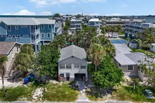 104 10th St S, Bradenton Beach, FL 34217 - Photo 2