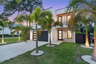 2111 Hawthorne St, Sarasota, FL 34239 - Photo 1