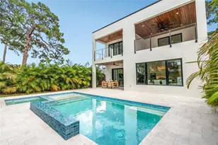 2111 Hawthorne St, Sarasota, FL 34239 - Photo 16