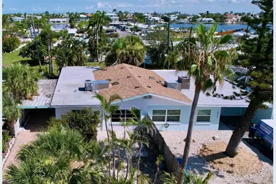 440 62nd Street, Holmes Beach, FL 34217 - Photo 2