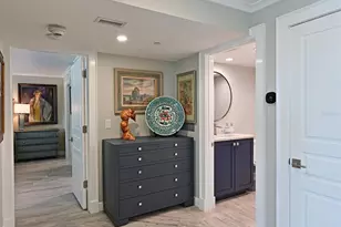 1102 Benjamin Franklin Dr, Sarasota, FL 34236 - Photo 8