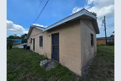 924 31st Street E, Palmetto, FL 34221 - Photo 4