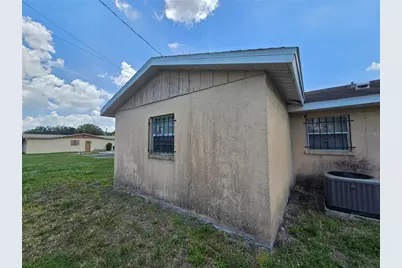 924 31st Street E, Palmetto, FL 34221 - Photo 2