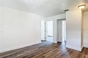 1409 College Park Ln, Tampa, FL 33612 - Photo 10