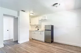 1409 College Park Ln, Tampa, FL 33612 - Photo 8