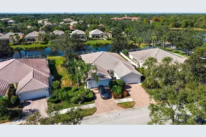 5737 Ivrea Drive, Sarasota, FL 34238 - Photo 10