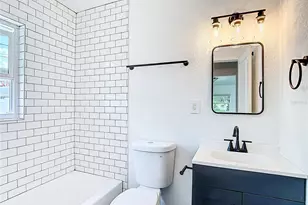 1409 College Park Ln, Tampa, FL 33612 - Photo 16