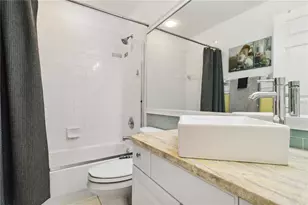 6568 Fairway Gardens Dr, Bradenton, FL 34203 - Photo 12