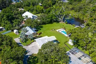 2504 Wilkinson Rd, Sarasota, FL 34231 - Photo 40