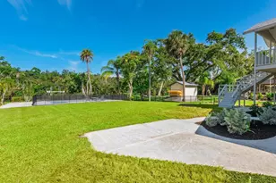 2504 Wilkinson Rd, Sarasota, FL 34231 - Photo 32