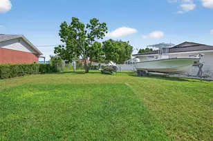 807 Melody Ln, Bradenton, FL 34207 - Photo 8