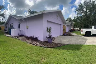 4242 Dryden Cir, Sarasota, FL 34241 - Photo 4