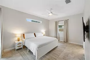 4360 Iola Dr, Sarasota, FL 34231 - Photo 16