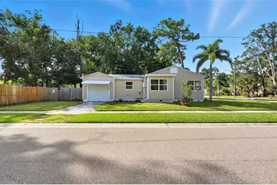 140 SW Lincoln Circle N, Saint Petersburg, FL 33703 - Photo 1
