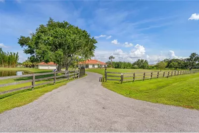 1985 Bel Air Star Parkway, Sarasota, FL 34240 - Photo 2