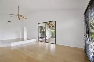 5387 Huntingwood Ct, Sarasota, FL 34235 - Photo 6