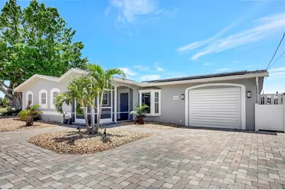 4216 Royal Palm Drive, Bradenton, FL 34210 - Photo 2