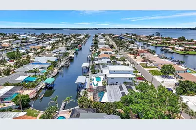 4216 Royal Palm Drive, Bradenton, FL 34210 - Photo 1