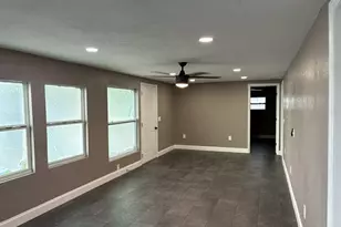 611 54th Ave Dr E, Bradenton, FL 34208 - Photo 2