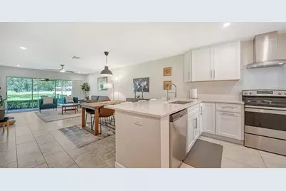 7820 Palm Aire Lane, Sarasota, FL 34243 - Photo 6