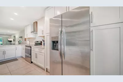 7820 Palm Aire Lane, Sarasota, FL 34243 - Photo 20