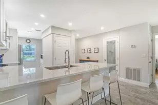 7820 Palm Aire Ln, Sarasota, FL 34243 - Photo 16