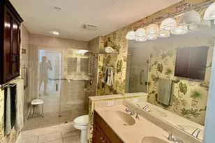 800 N Tamiami Trl, Sarasota, FL 34236 - Photo 12