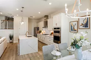 719 Maldives Trl, Sarasota, FL 34234 - Photo 2