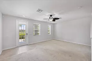 3760 82nd Ave Cir E, Sarasota, FL 34243 - Photo 4