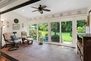 4004 Wilshire Cir E, Sarasota, FL 34238 - Photo 6