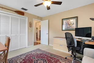 4004 Wilshire Cir E, Sarasota, FL 34238 - Photo 28