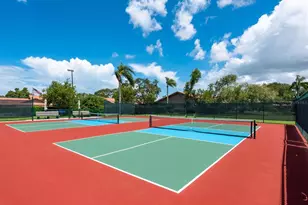 4004 Wilshire Cir E, Sarasota, FL 34238 - Photo 44