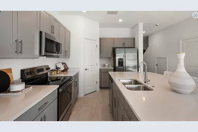 16524 Bergamo Place, Bradenton, FL 34211 - Photo 4