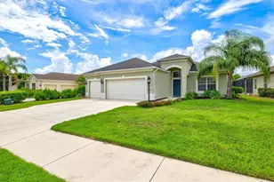 12046 Forest Park Cir, Bradenton, FL 34211 - Photo 1