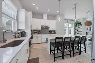 2353 Lindstrom St, Sarasota, FL 34237 - Photo 14