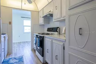 10037 62nd Terrace N, Saint Petersburg, FL 33708 - Photo 12