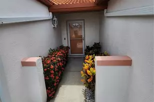 4121 Vallarta Ct, Sarasota, FL 34233 - Photo 2