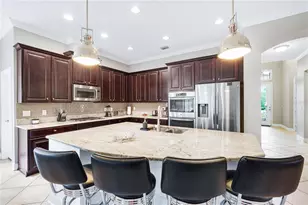 4653 Royal Dornoch Cir, Bradenton, FL 34211 - Photo 8